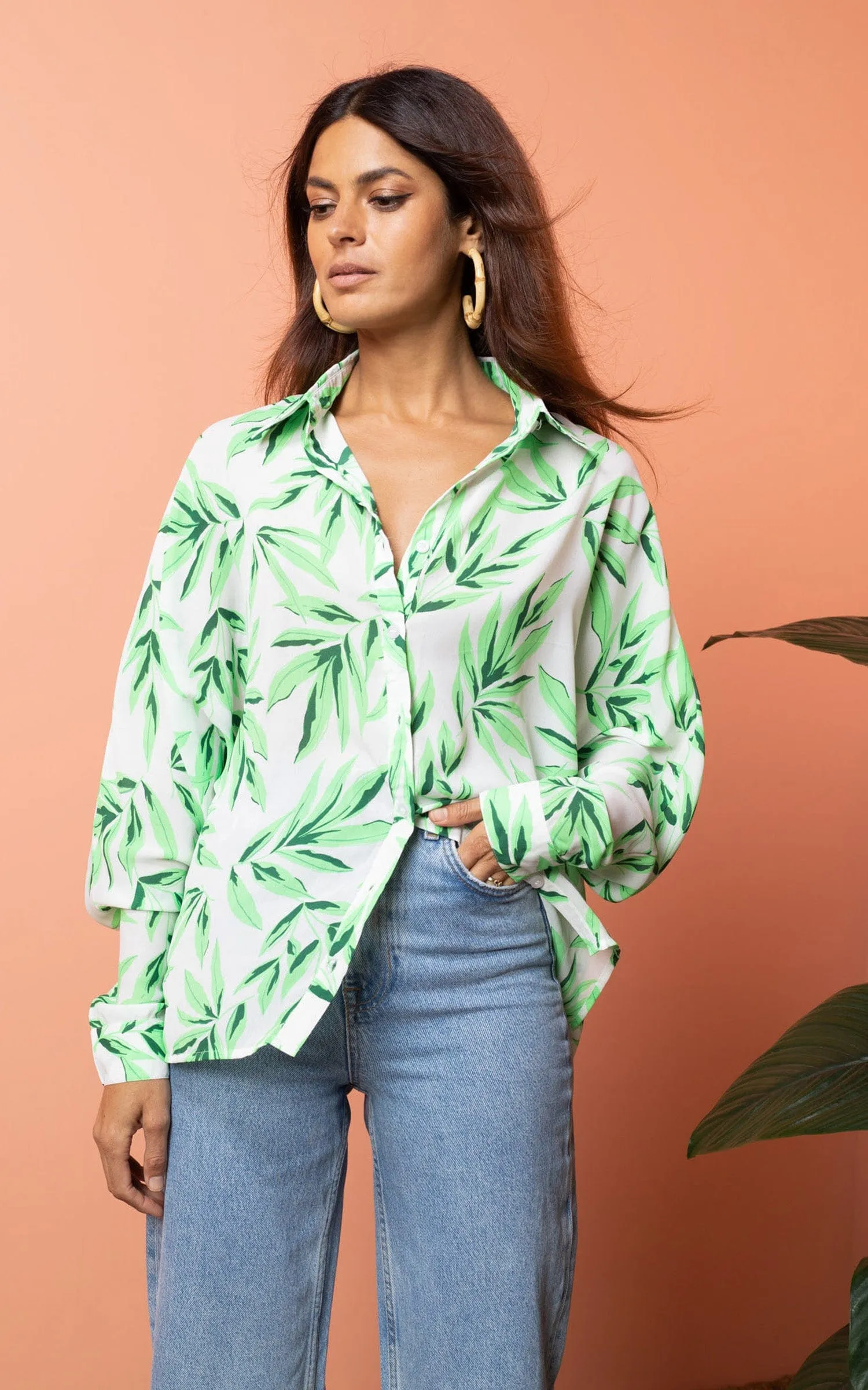 Keaton Shirt in Tropic Green on White