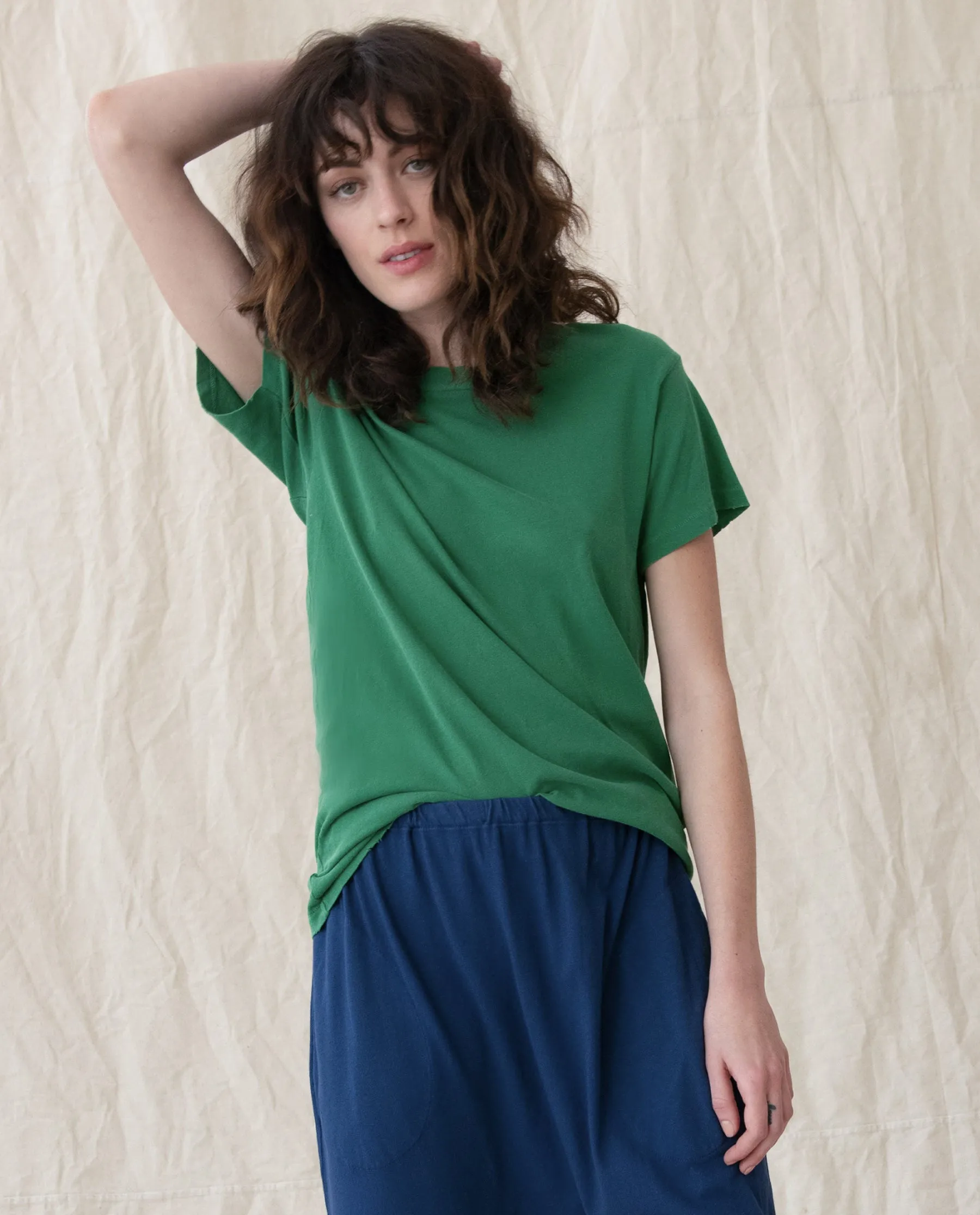 The Slim Tee. Solid -- BOTTLE GREEN